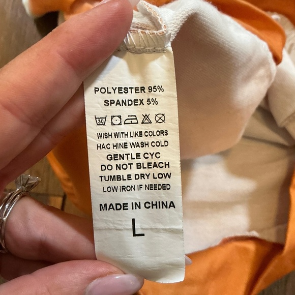 Taylor Swift 1989 Taylor’s Version Dip Dye Hoodie Cream Orange Size Large - Picture 4 of 4